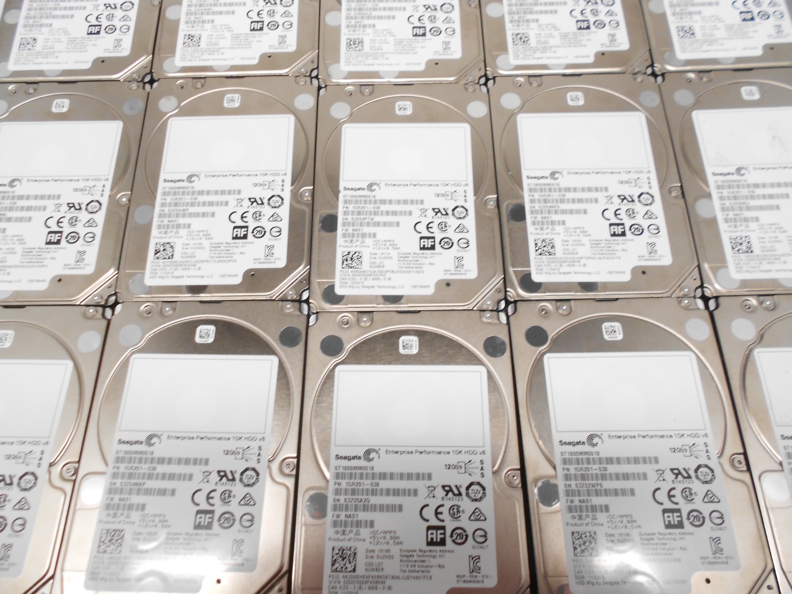 LOT OF 8 Seagate ST1800MM0018 1.8TB 10K SAS 2.5″ 12G Server HARD DRIVE Dell HP