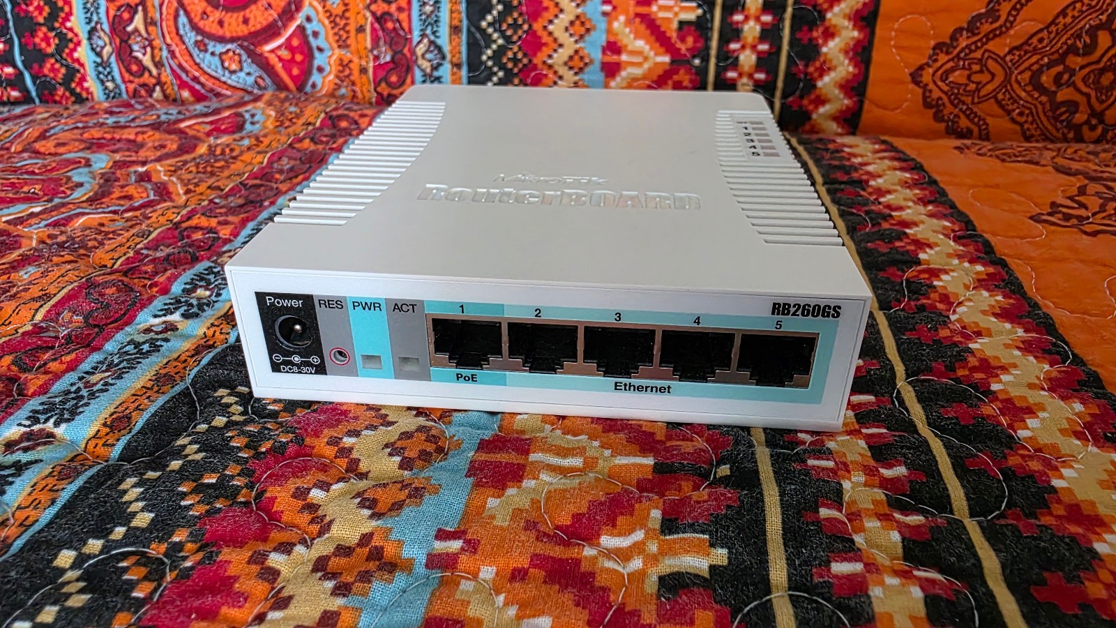 Mikrotik CSS106-5G-1S RB260GS Small SOHO Switch 5x Gigabit managed Ethernet