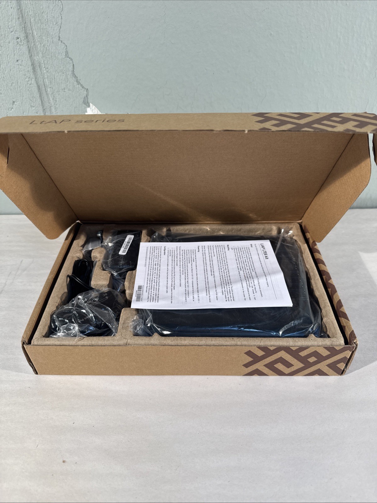 MikroTik LtAP RBLtAP-2HnD R11e-LTE6 with 2 pre installed R11e-LTE6 #23
