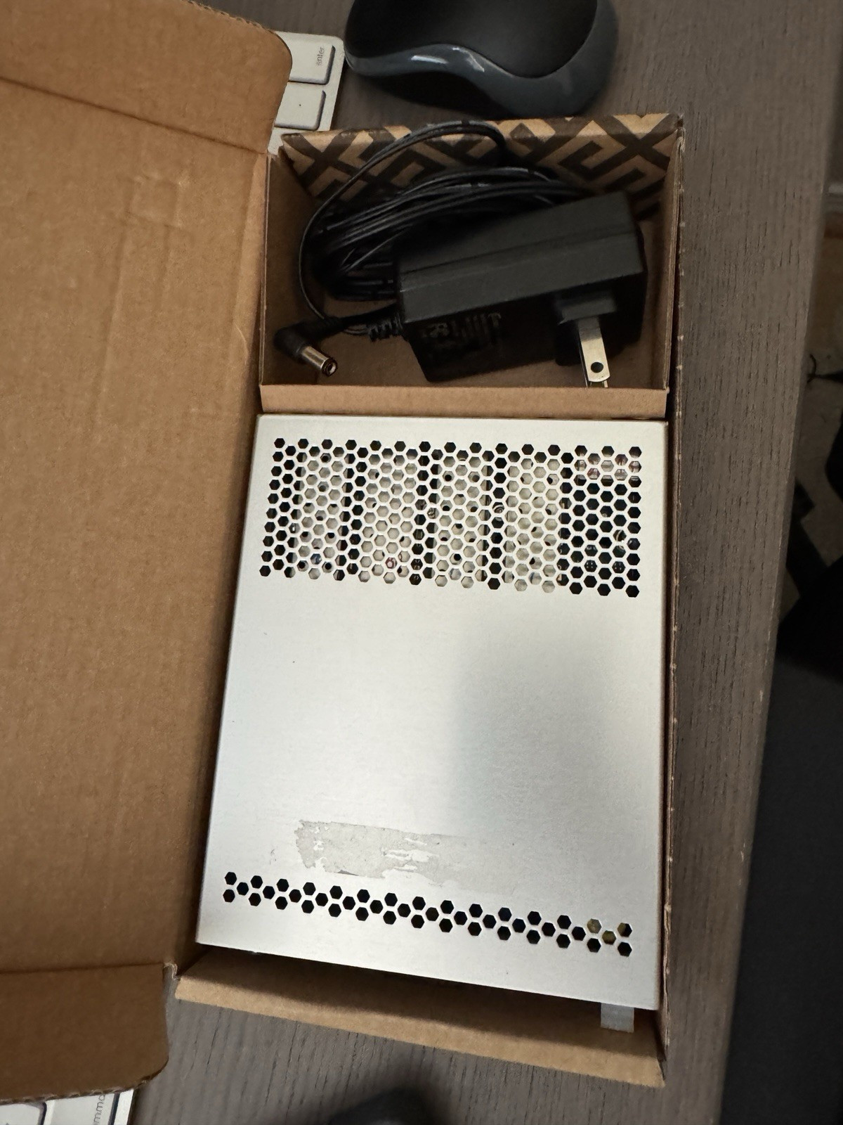 MikroTik CRS305-1G-4S+IN 10Gbps Standalone Managed Ethernet Switch SFP+ RJ-45
