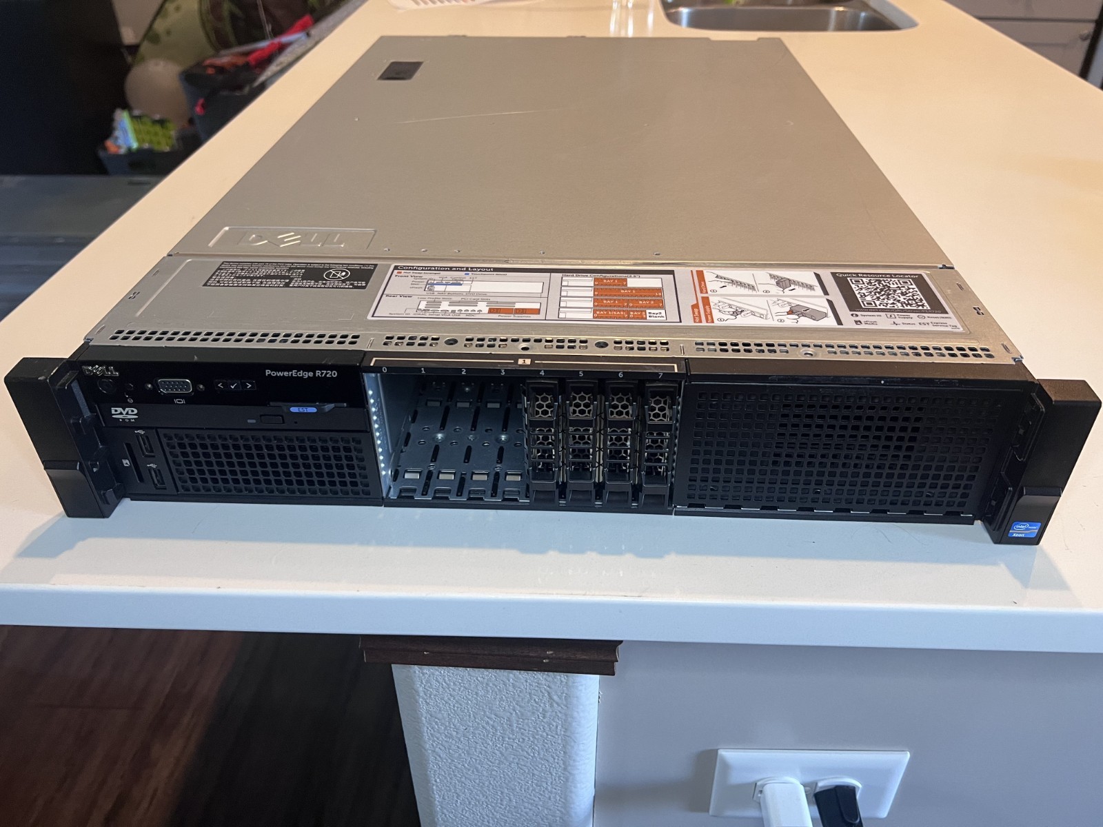 Dell PowerEdge R720 Server – MINT condition, dual Xenon @3.50 GHz, 32Gb ECC DDR3