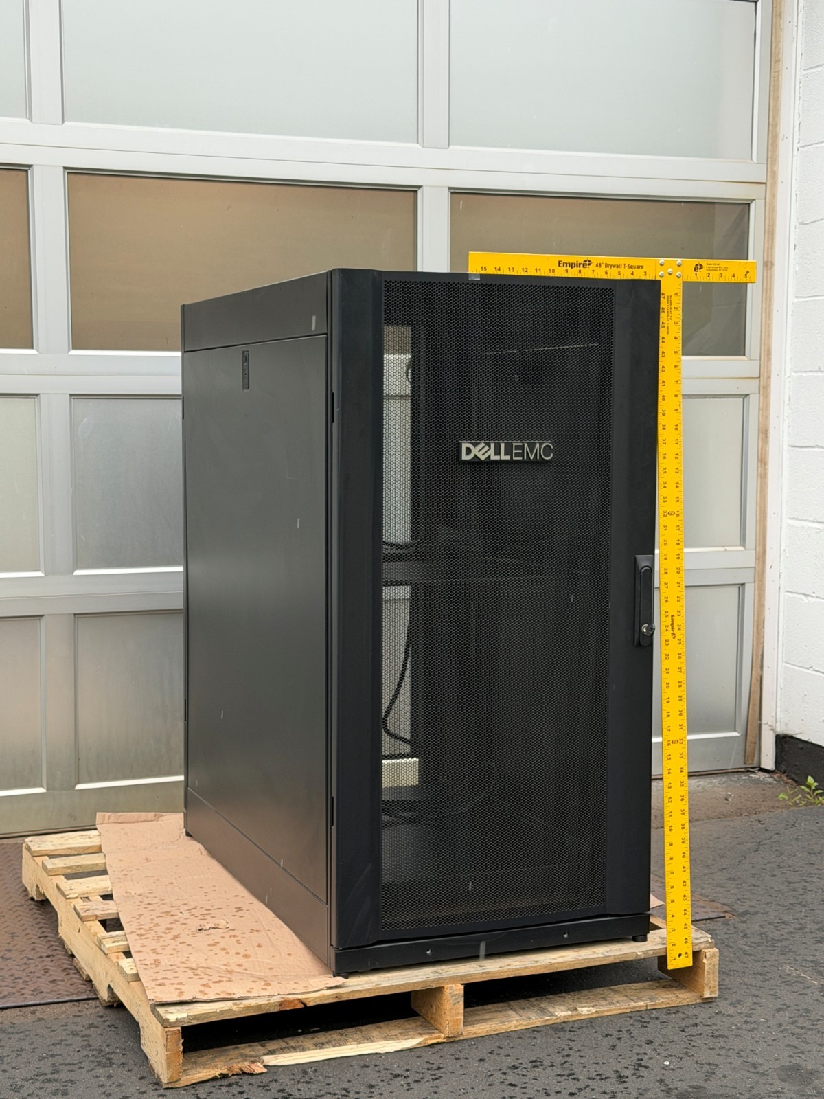 Dell Netshelter 24U Rack